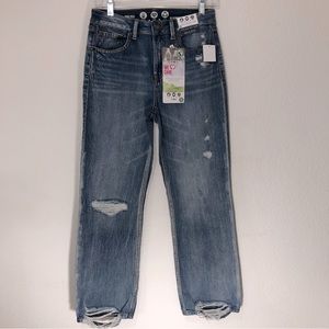 NWT Rewash Hi Rise Straight Leg Distressed Jeans